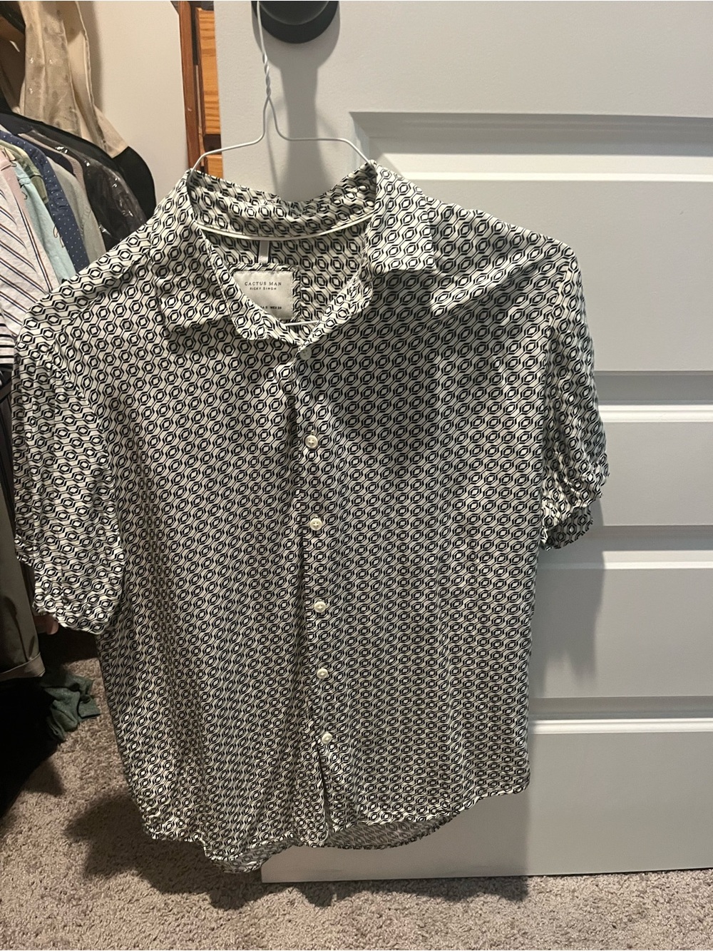 Short-Sleeve Geo Print Shirt — Black and White